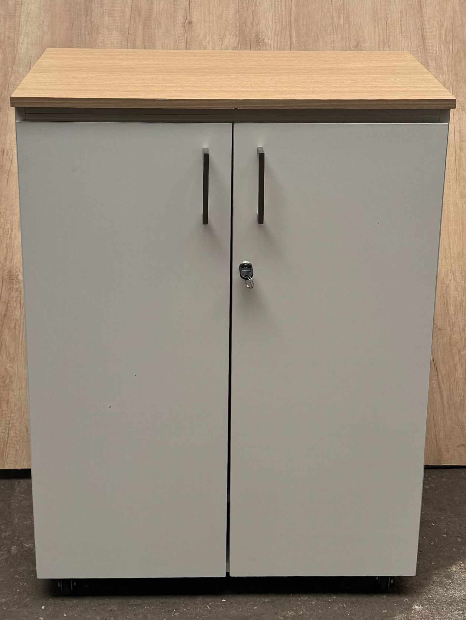 Mueble de guardado tapa madera 